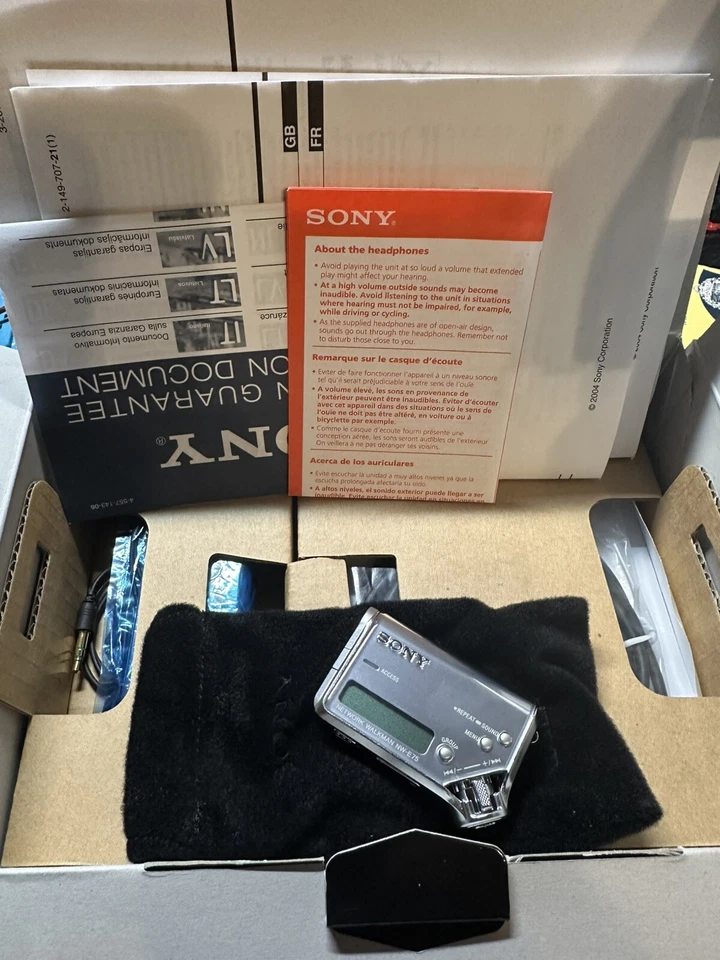 Sony Walkman NW-E394B 8GB Reproductor de Multimedia - Negro - Imagen 1 de 3