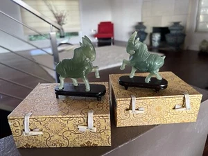 Chinese Vintage Reproduction Serpentine Jade Ram Carving W/stand DC025 - Picture 1 of 8