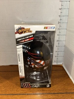 Minicasco WINNER'S CIRCLE Limited Dale Earnhardt Jr NASCAR #88 Guardia Nacional Foto 1 de 4