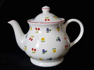 Dainty Vintage White Sadler  4 Cup Teapot "Fruit With Red Trim" - Picture 1 of 10