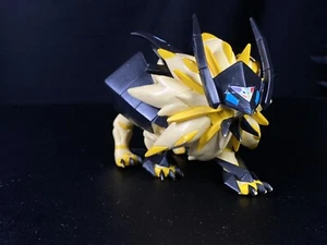 Pokémon Necrozma Dusk Mane Tomy Moncolle Posable Figure Ml-16 Nintendo - Picture 1 of 7
