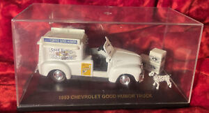 Road Champs Classic 1953 Chevrolet Good Humor Truck + Dog W/ Display Case 1:43
