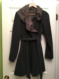 Ryu Gray Snap/Belted Knee Length Lined Coat w/Fancy Flower Collar Size L - Picture 1 of 15