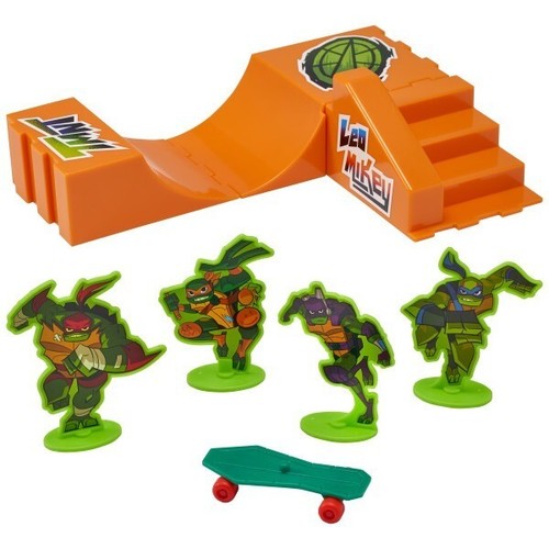 Decopac TMNT Cake Topper Rise Up Skateboard Half Pipe Orange Ninja