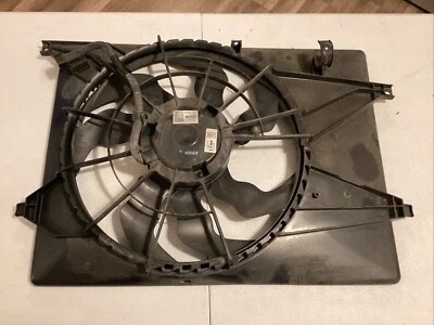 2019 KIA Sorento Radiator Fan Motor Fan Assembly - Image 1 of 4