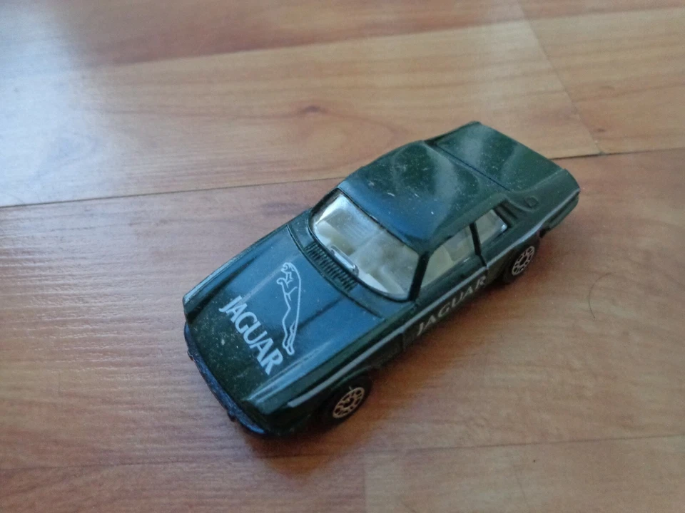 1/64 VINTAGE 80'S CORGI JUNIORS - JAGUAR XJ-S RACING GREEN CAR - Image 1 of 1