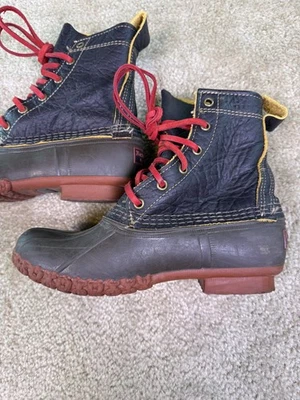 Bota de pato LL Bean para mujer de 8" de cuero de bisonte con cordones sin forro suela roja talla 8 Foto 1 de 4