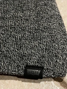 Levis Gray Knit Scarf 100% Acrylic OS Womens & Mens Winter Accessory Soft & Warm - Picture 1 of 5