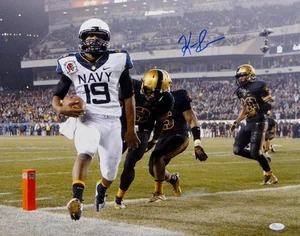 Keenan Reynolds Autographed Navy Midshipmen 16x20 Against Army Photo- JSA W Auth - Picture 1 of 5