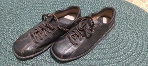 Brown Leather Born Low Top Shoes Size 7.5 - Picture 1 of 5