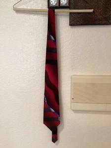 Vtg NWT Jerry Garcia Silk Neck Tie Red/Black South of the Border Coll. 15 1996 - Picture 1 of 3