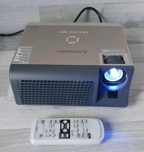 Mitsubishi SD206U DLP Projector Texas Instruments With Remote And Leads - Photo 1/17