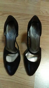 Moda Reflex Black Embossed Faux Leather Solia Straps Pump Heel Shoes Size 7 - Picture 1 of 8