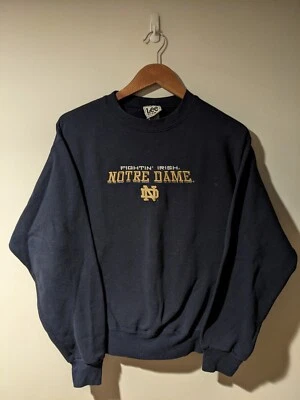 Sudadera pequeña vintage de fútbol americano universitario Notre Dame de los 90 azul deletreada Foto 1 de 4