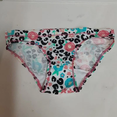 Ropa interior Hanes 1 para niñas talla 6 nueva sin etiquetas Foto 1 de 2