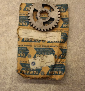 YAMAHA YZ250 1978 1ST WHEEL GEAR 31T PART# 2K7-17211-00-00 OEM NOS - Picture 1 of 9