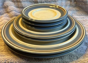 Arabia Finland Uhtua Plates Mixed Lot Lot Of 7 Blue Tan Bands Vtg - Picture 1 of 4