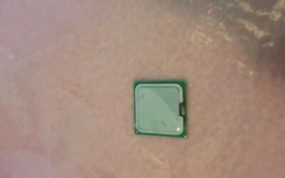 Intel Pentium 4 530J 3 GHz 3.00GHZ/1M/800, SL7PU Socket - Image 1 of 2