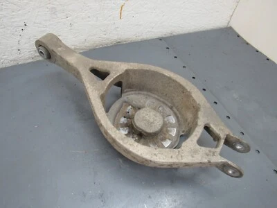 Brazo de control inferior trasero Nissan 350Z brazo de montaje en resorte conductor izquierdo 2003-2009 OEM Foto 1 de 4