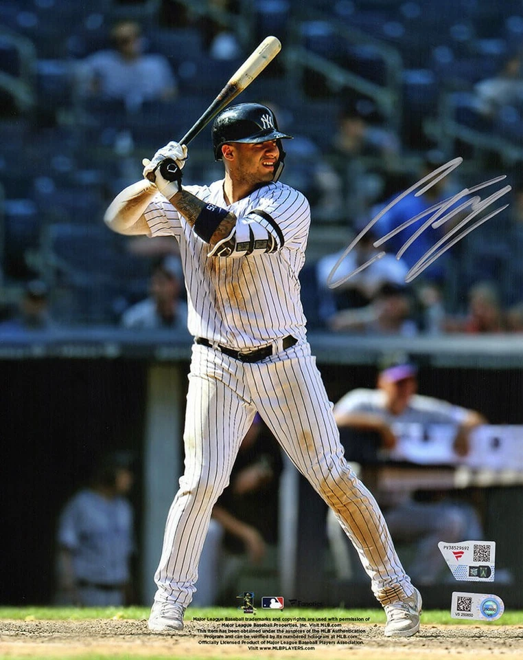 Foto firmada por Gleyber Torres de los Yankees de Nueva York bateando 8x10 - (coa de autenticidad de Fanatics) Foto 1 de 1