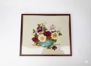 Quadro vintage con cornice ad ago floreale - rose in vaso - Foto 1 di 5