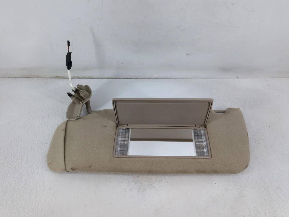 Chevrolet Suburban 1500 2004 pasajero parasol espejo parasol derecho T1UEP Foto 1 de 4