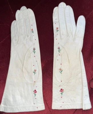 Gant Perrin 1940's White w/Flowers Embroidered  Leather Gloves Vintage French - Image 1 of 4