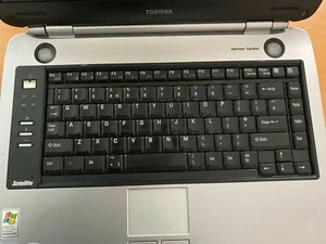 TOSHIBA SATELLITE M30 HERMAN KARDON LAPTOP - Picture 1 of 6