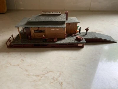 VTG  TYCO Freight Station HO Scale Train Freight Station Building DetailedI27 - Image 1 of 4