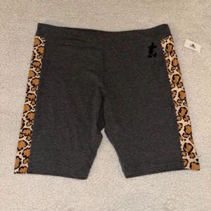 Disney Parks Animal Kingdom Gray Cheetah Bike Shorts Size XL NWT - Picture 1 of 8