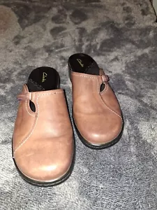 Clarks Slip On Mule Shoes Womans 8 Brown Leather Comfort Adjustable - Picture 1 of 11