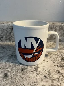 Vintage New York NY Islanders coffee mug Kiln Craft Staffordshire England NHL - Picture 1 of 6
