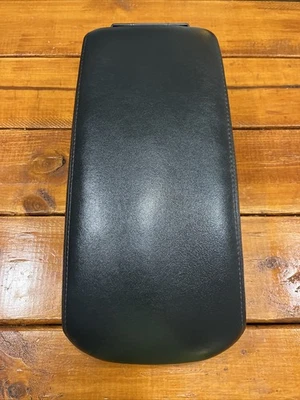 Nissan Máxima 2009-2014 consola central tapa reposabrazos cuero negro puntada roja Foto 1 de 4