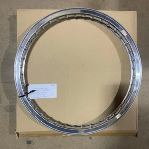 Llanta cenefada Morad 19 x 1,60 - Buje pequeño de 4" de medio ancho - X encaje perforado - Imagen 1 de 4