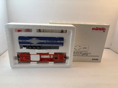 Märklin 47446  HO Depressed Well Flatcar with Semi-Truck Trailer - Image 1 of 4