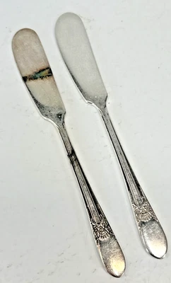 IS Beloved 2 Piezas Cucharas Wm Rogers Vintage Plateado Cuchillos de Mantequilla Foto 1 de 4