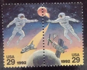 BD) 1992, USA, CONQUEST OF SPACE, JOINTLY WITH RUSSIA, ASTRONAUT AND SHIP, MNH - Picture 1 of 1