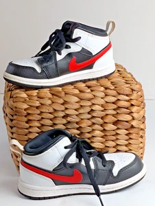 Nike Air Jordan 1 Mid Kleinkind Schuhe Größe 9C schwarz Chile rot weiß 640735-075 - Bild 1 von 9