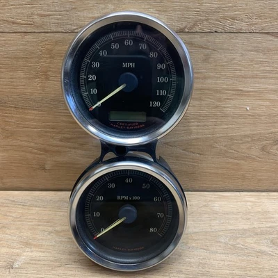 2004 2005 2006 OEM Harley  67403-04 & 67481-04 Speedo & Tachometer - Image 1 of 4