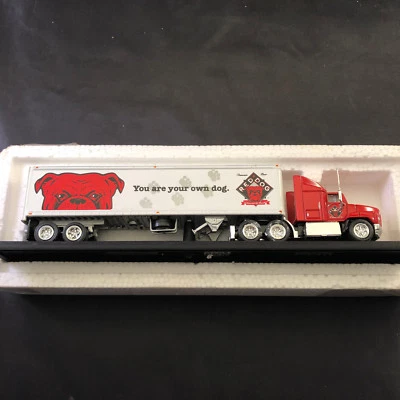 Camión Ford Aeromax 1997 Matchbox Die Cast Red Dog Foto 1 de 4