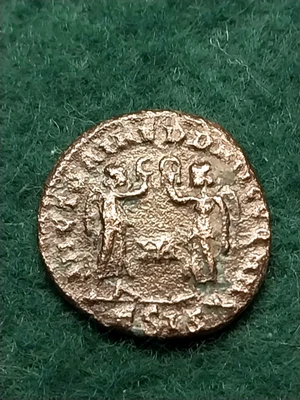 Ancient Roman Empire , Constans, 337-350 AD, Victory, Wreath, 21 mm, 3.4gr - Image 1 of 2