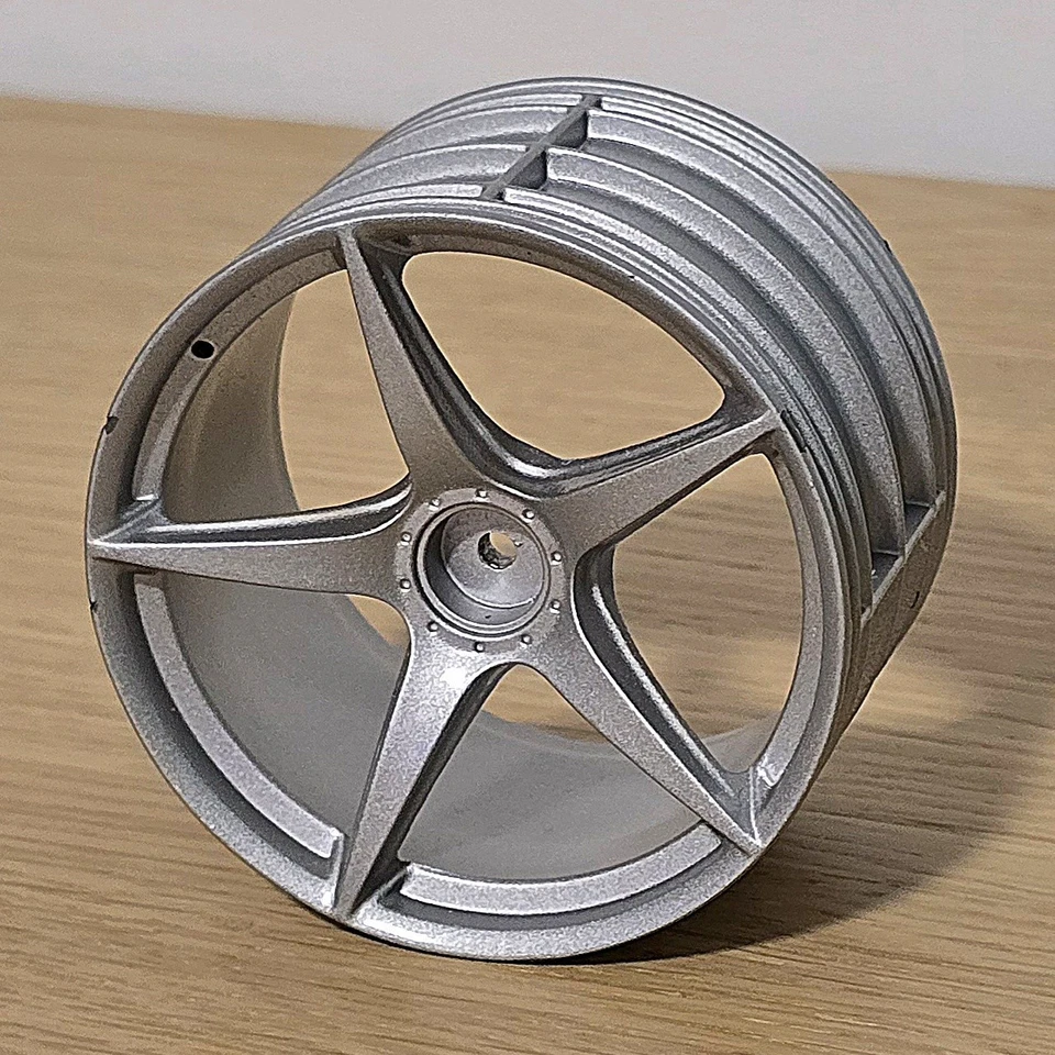 LaFerrari Centauria 1:8 - Uscita Fascicolo 4 - Cerchione Posteriore - Come In... - Immagine 1 di 1