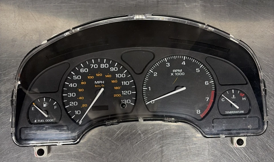 2002 Saturn SL2 SC2 1.9 DOHC instrumento medidor de velocidade cluster - Imagem 1 de 4