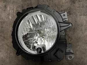 Luz faro izquierda genuina SUZUKI JIMNY 2018 - 2024 SZ5 JB64W 3512077R20 - Imagen 1 de 9