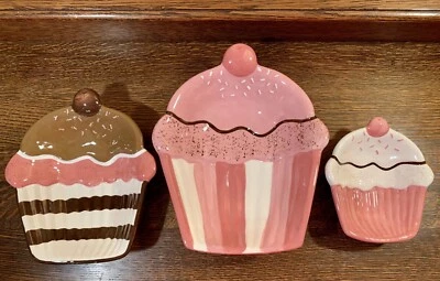 Set Of 3 Retired Happy Valentine’s Day CUPCAKE Serving Bowls: Nesting • Birthday - Image 1 of 4