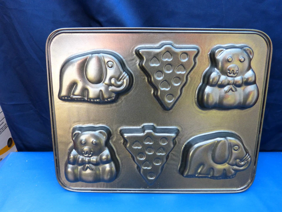 4934. Backform  -  Bär Elefant Weihnachtsbaum - Bild 1 von 1