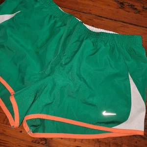 Pantalones cortos Nike Tempo - Imagen 1 de 4