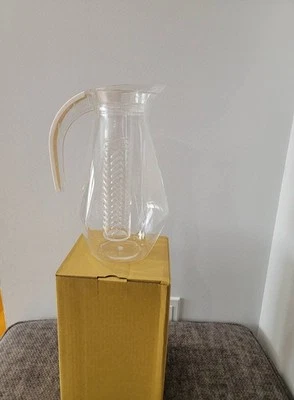 Jarra de acrílico transparente con infusor Foto 1 de 2