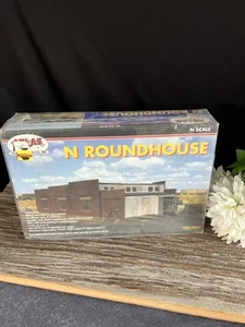 Atlas Model Railroad Co inc. item 2843 N Roundhouse. N scale model building - Picture 1 of 9