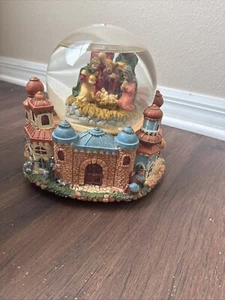 Christmas Nativity Musical Snow globe - Picture 1 of 12
